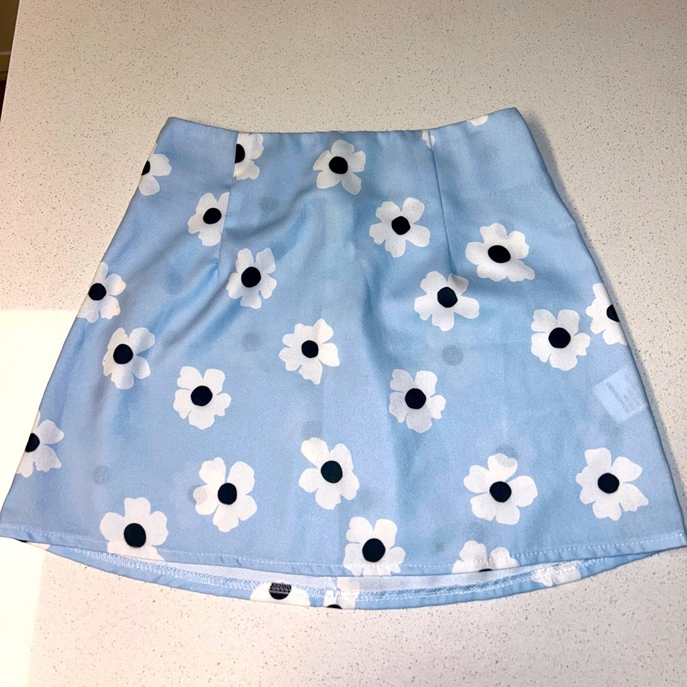 Princess Polly Flower Mini Skirt 🌸🌼